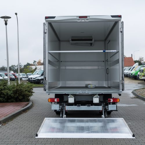 opel movano z winda zabudowa kontenerowa agregat 6 500x500